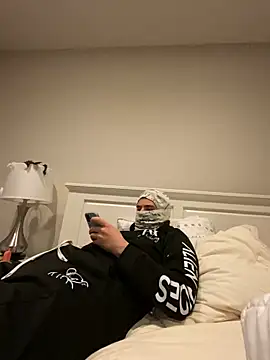 phantom898983 online show from 04/19/26, 07:51