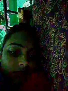 Snapshot of kami_sexe chatting on 12/18/25, 08:15 kami sexe online show from 12/18/25, 08:15