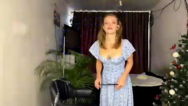 Miss Monroe online show from 12/20/25, 08:43