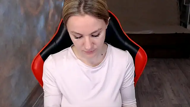 MiaBun1 online show from 02/18/26, 03:24