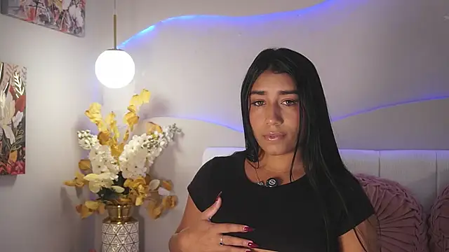 SaraJonesxx online show from 02/25/26, 07:01