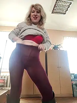 AhlyssaLove1155 online show from 03/03/26, 10:32