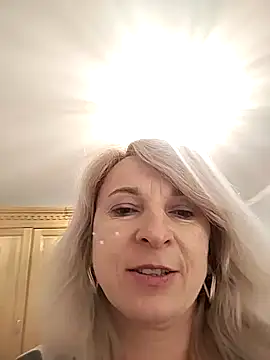 AhlyssaLove1155 online show from 04/16/26, 02:51