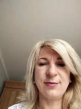 AhlyssaLove1155 online show from 05/31/26, 05:59