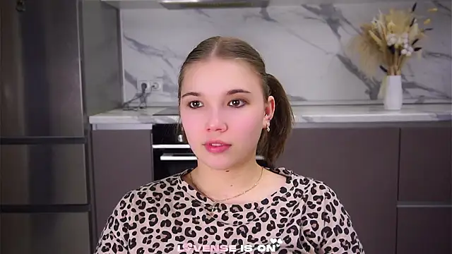 SolBurri online show from 02/02/26, 01:59