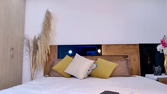 LucyHanks online show from 02/24/26, 11:19