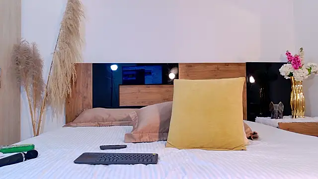 LucyHanks online show from 03/02/26, 12:12