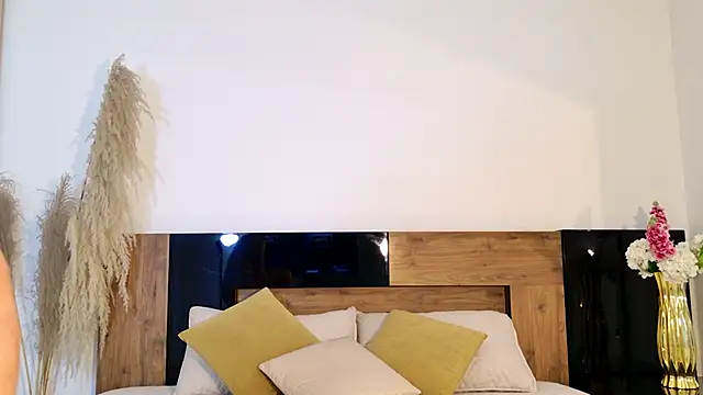 LucyHanks online show from 03/28/26, 12:38