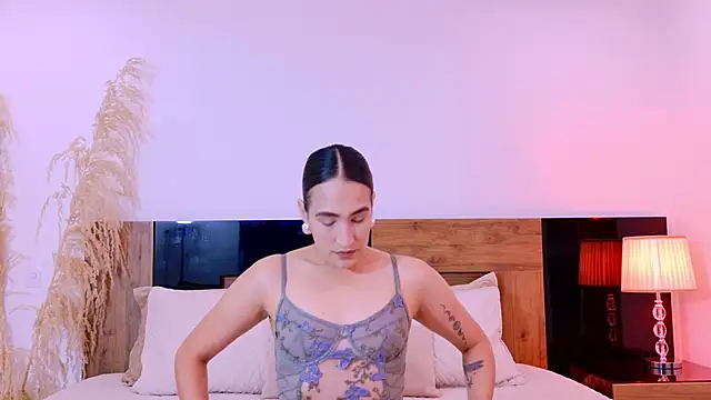 LucyHanks online show from 05/14/26, 01:40
