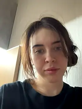 Kimberlybondd online show from 12/18/25, 09:43