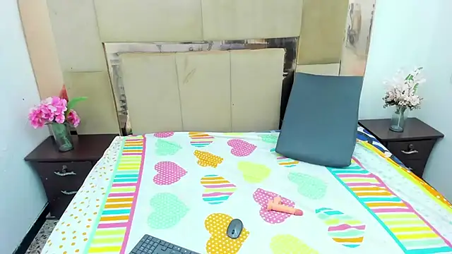 RebecaMarshall online show from 12/20/25, 12:23