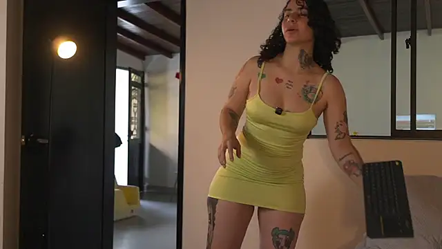 Estefania Velez online show from 06/18/26, 09:52