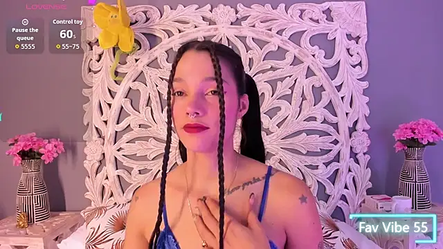 loraineblake online show from 02/12/26, 01:06