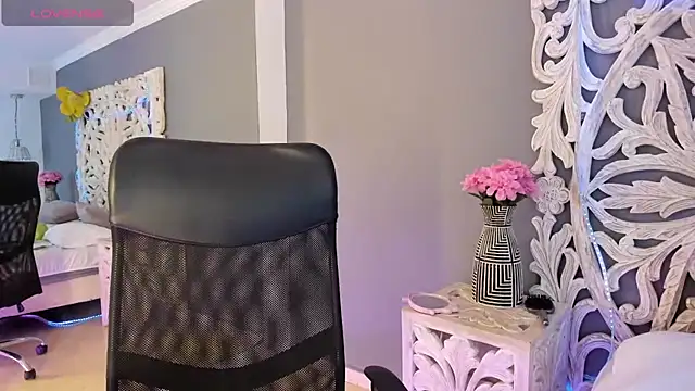 loraineblake online show from 03/06/26, 01:51