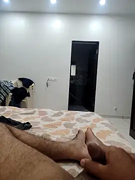 Snapshot of johny044 chatting on 03/08/26, 10:24 johny044 online show from 03/08/26, 10:24