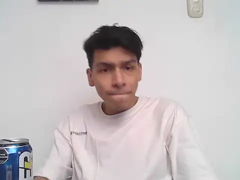 Patrick3 5556 online show from 12/16/25, 08:36