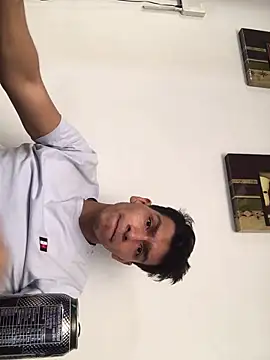 Patrick3 5556 online show from 12/17/25, 09:21