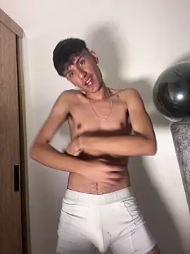 Snapshot of Andycillo chatting on 03/15/26, 04:29 Andycillo online show from 03/15/26, 04:29