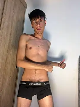 Snapshot of Andycillo chatting on 03/22/26, 04:05 Andycillo online show from 03/22/26, 04:05