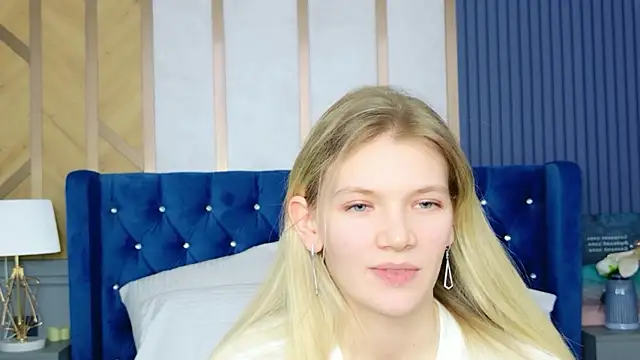 Snapshot of Vivien_Hans chatting on 01/17/26, 12:04 Vivien Hans online show from 01/17/26, 12:04