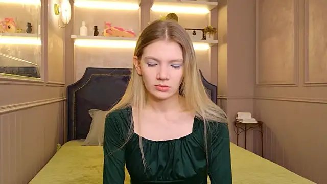 Snapshot of Vivien_Hans chatting on 02/12/26, 08:37 Vivien Hans online show from 02/12/26, 08:37