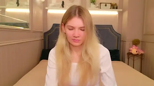 Snapshot of Vivien_Hans chatting on 06/19/26, 09:29 Vivien Hans online show from 06/19/26, 09:29