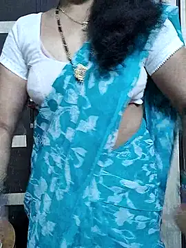 Snapshot of bhavyasri_55 chatting on 12/17/25, 01:33 bhavyasri 55 online show from 12/17/25, 01:33