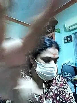 Snapshot of bhavyasri_55 chatting on 01/14/26, 04:01 bhavyasri 55 online show from 01/14/26, 04:01