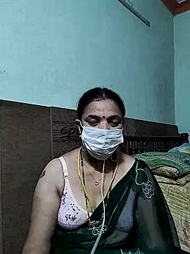 Snapshot of bhavyasri_55 chatting on 02/18/26, 12:39 bhavyasri 55 online show from 02/18/26, 12:39