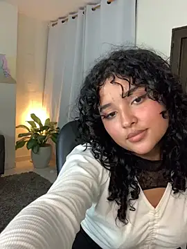 ladulcemary  online show from 05/07/26, 12:27