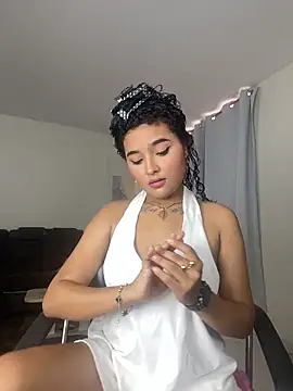 ladulcemary  online show from 05/13/26, 08:06