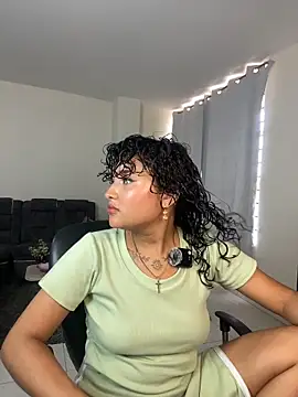ladulcemary  online show from 05/22/26, 08:03