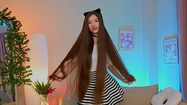 oliviaah  online show from 12/18/25, 02:56