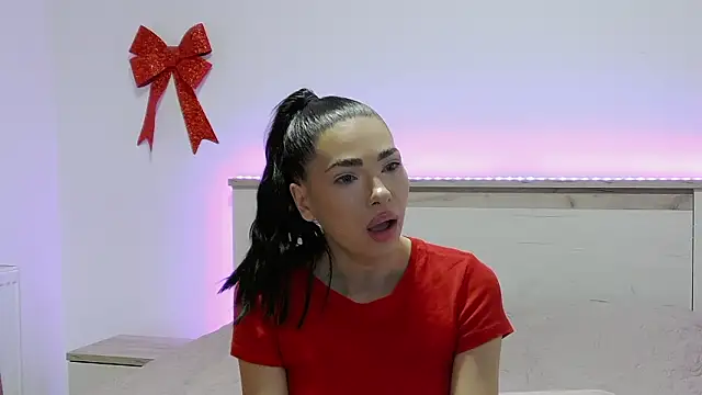 Snapshot of SashaLuvv chatting on 03/05/26, 01:56 SashaLuvv online show from 03/05/26, 01:56