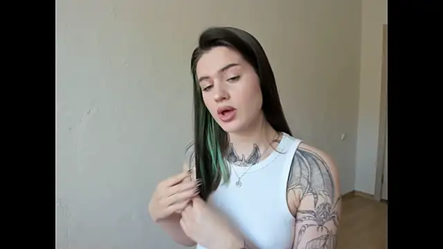 NikkieKitty online show from 04/17/26, 11:24