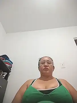 Nini Love  online show from 02/02/26, 09:46