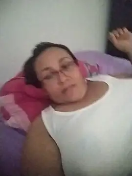 Nini Love  online show from 04/15/26, 07:32