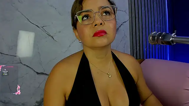 Snapshot of shayra_boobs2 chatting on 07/14/26, 08:47 shayra boobs2 online show from 07/14/26, 08:47