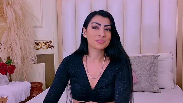 NinnaPiers online show from 04/21/26, 11:27