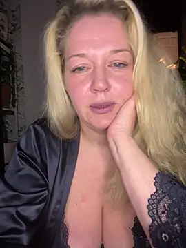 JenniferCarmen online show from 02/02/26, 04:06