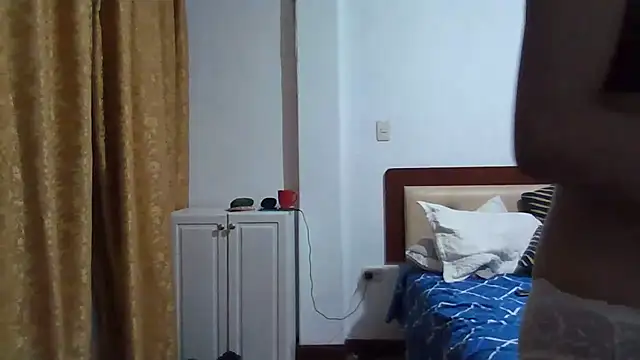 Snapshot of Hot_Contrasts chatting on 03/14/26, 03:12 Hot Contrasts online show from 03/14/26, 03:12