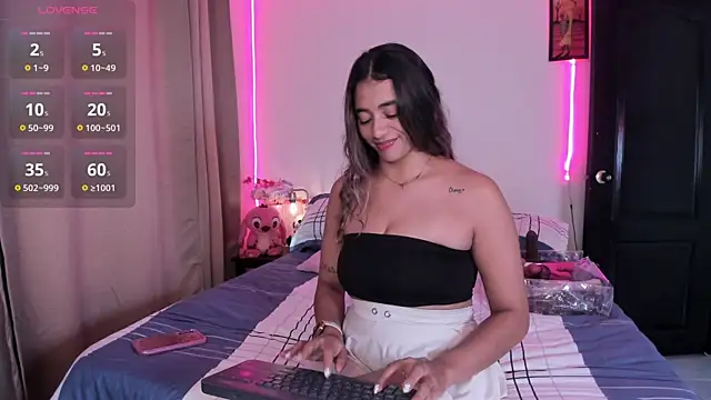 lexxa  online show from 12/15/25, 08:02