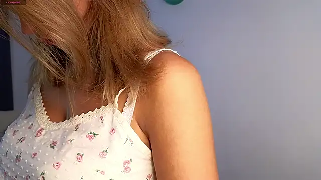 springloveee online show from 05/02/26, 07:52