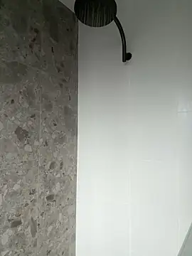 lexi242 online show from 12/22/25, 10:07