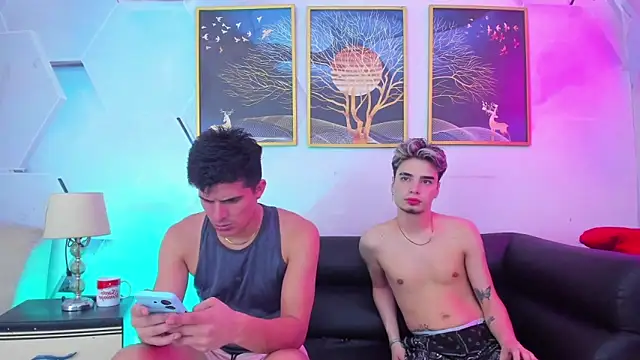 Alex jeins at online show from 03/02/26, 02:46