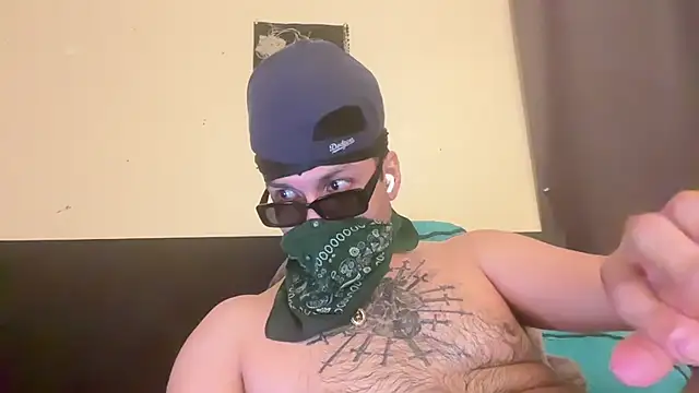Snapshot of angelblanco chatting on 04/09/26, 06:19 angelblanco online show from 04/09/26, 06:19