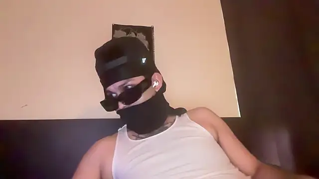 Snapshot of angelblanco chatting on 05/04/26, 07:10 angelblanco online show from 05/04/26, 07:10