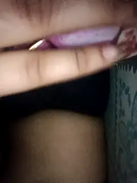 Snapshot of pihuu1313 chatting on 02/02/26, 07:45 pihuu1313 online show from 02/02/26, 07:45