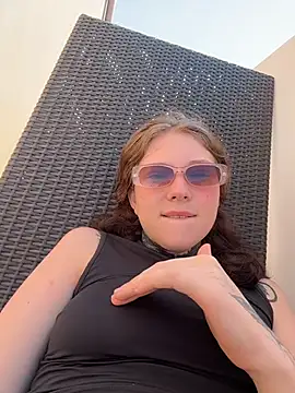 FionaMurr online show from 12/22/25, 02:19