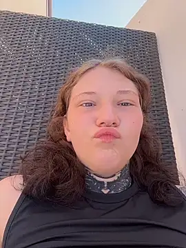 FionaMurr online show from 12/23/25, 02:09